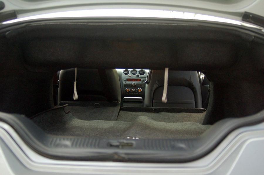  Nissan Altima Coupe 2.5S 2008 года  (фото 12 из 50)